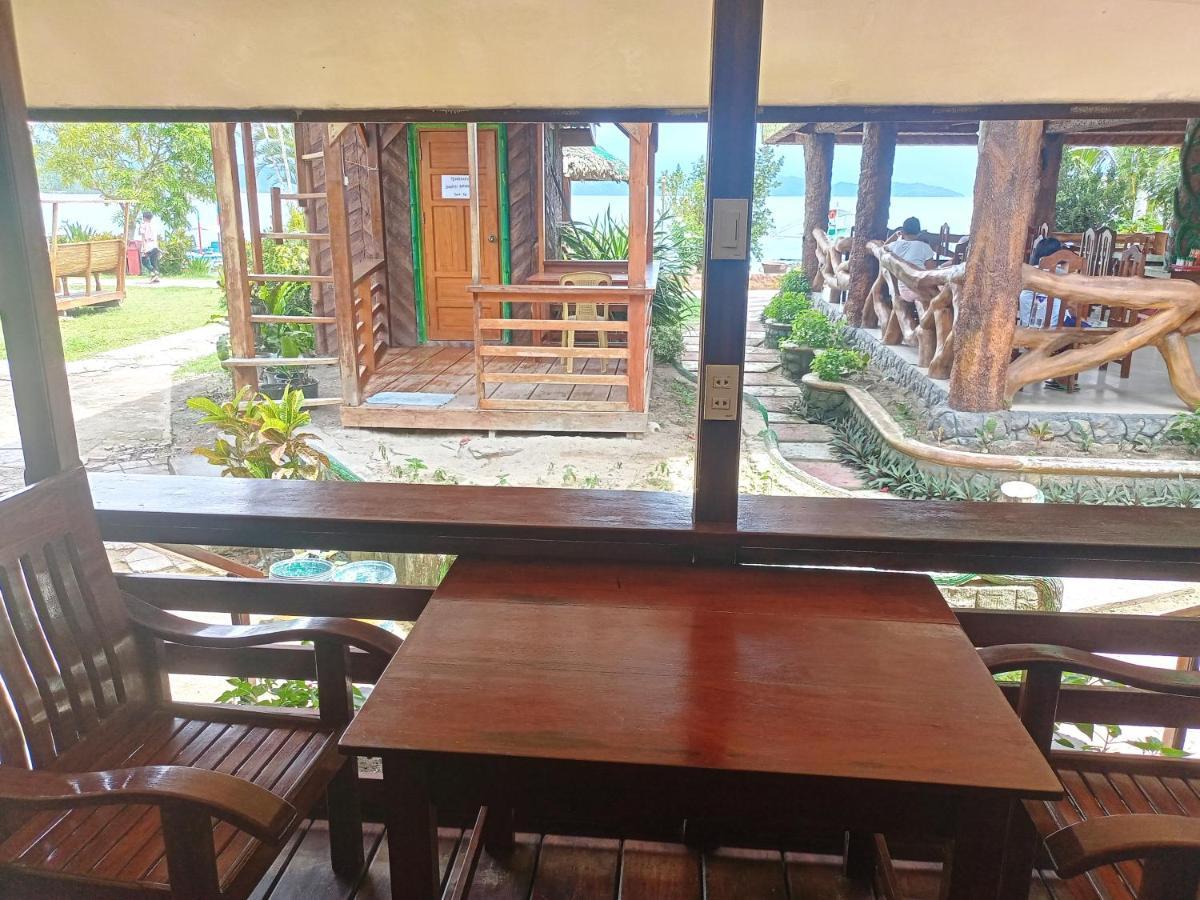 Ausan Beach Front Cottages Barton Ngoại thất bức ảnh