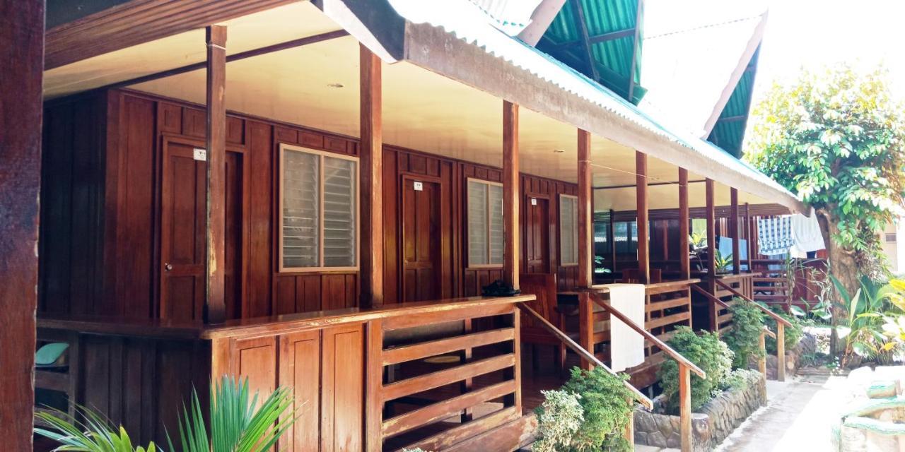 Ausan Beach Front Cottages Barton Ngoại thất bức ảnh